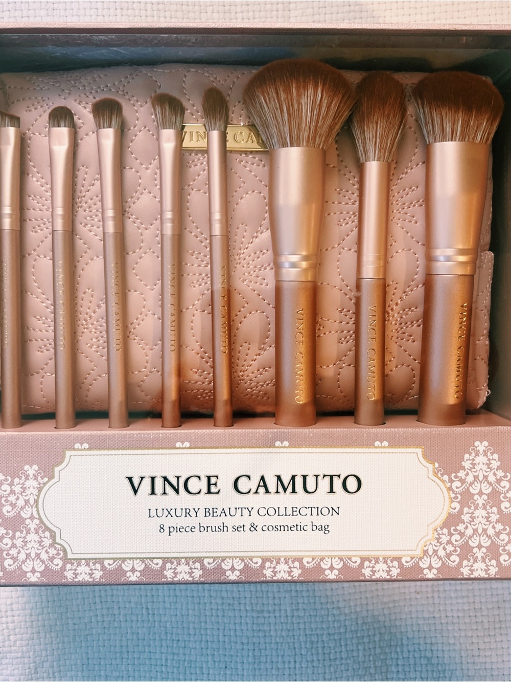 NWT Vince Camuto Rose Gold 8-Piece Brush Set with Cosmetic Bag